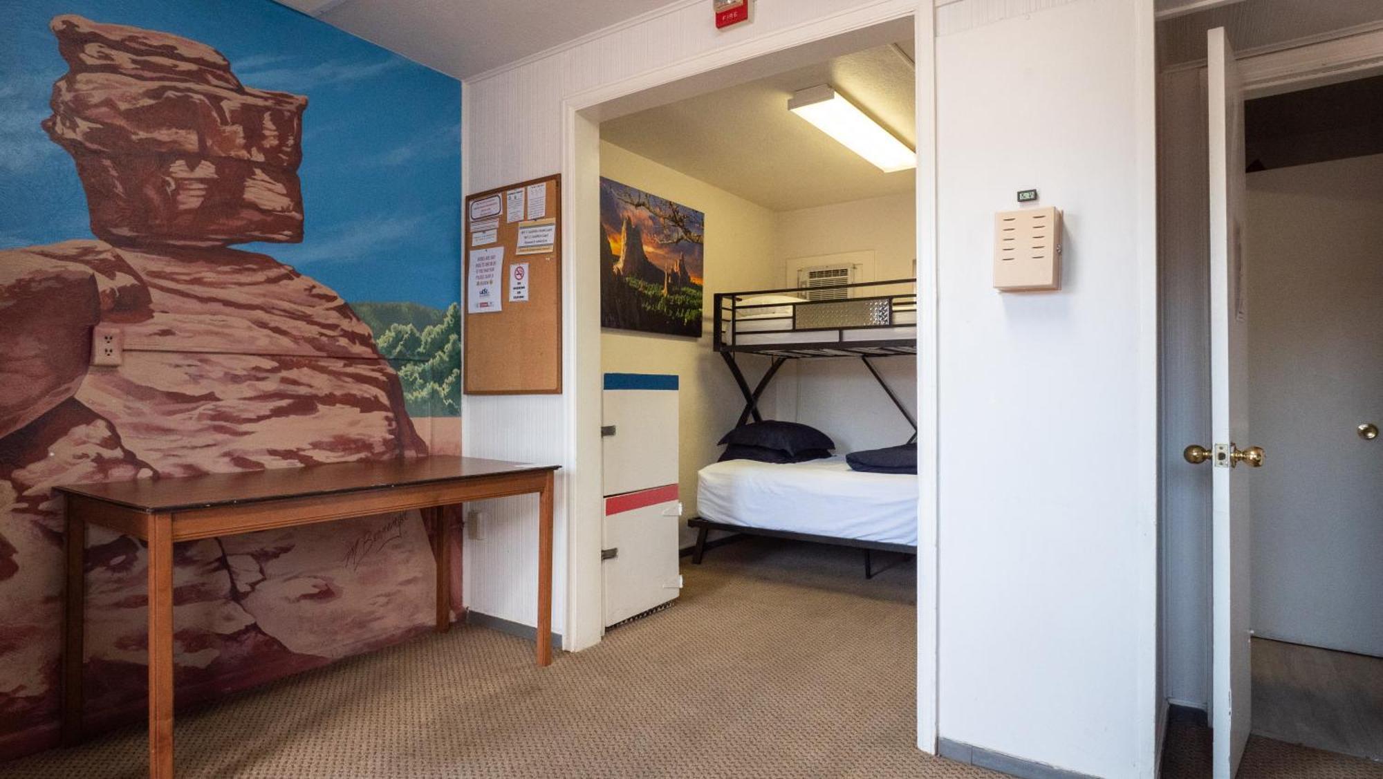 ColoRADo Adventure Hostel Colorado Springs Exterior foto